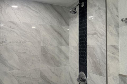 Apartamento en alquiler en Miami, Florida, 1 dormitorio, 83.61 m2 № 2051237 - foto 17