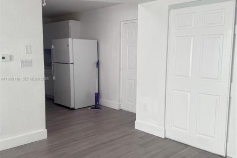 Apartamento en alquiler en Miami, Florida, 1 dormitorio, 83.61 m2 № 2051237 - foto 20