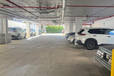 Apartamento en alquiler en Miami, Florida, 1 dormitorio, 83.61 m2 № 2051237 - foto 24