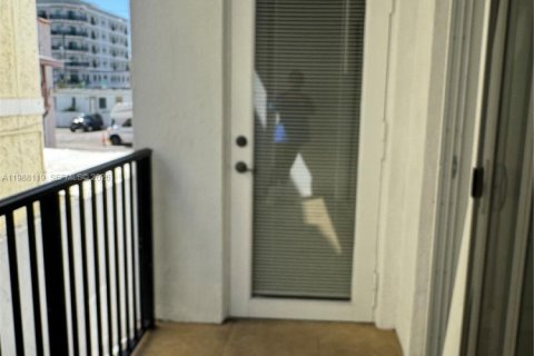Apartamento en alquiler en Miami, Florida, 1 dormitorio, 83.61 m2 № 2051237 - foto 19