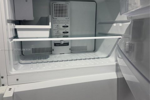 Apartamento en alquiler en Miami, Florida, 1 dormitorio, 83.61 m2 № 2051237 - foto 5