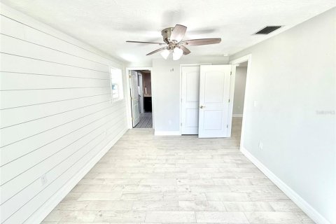 House in Tarpon Springs, Florida 3 bedrooms, 143.26 sq.m. № 2430612 - photo 23