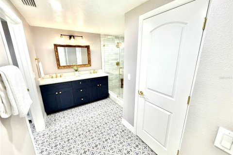 House in Tarpon Springs, Florida 3 bedrooms, 143.26 sq.m. № 2430612 - photo 26