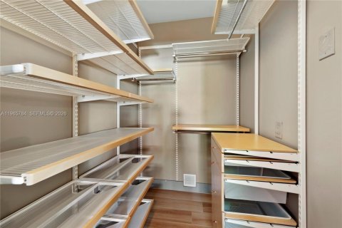 Condo in Aventura, Florida, 2 bedrooms  № 2027795 - photo 14