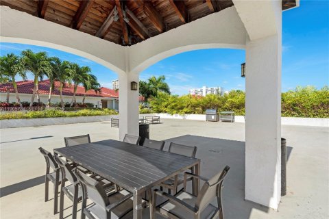 Condo in Aventura, Florida, 2 bedrooms  № 2027795 - photo 4
