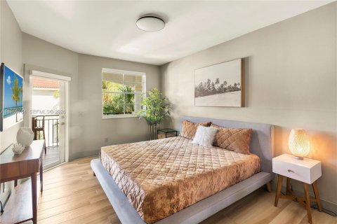 Condo in Aventura, Florida, 2 bedrooms  № 2027795 - photo 27