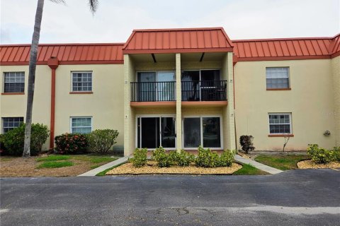 Condominio en Treasure Island, Florida, 1 dormitorio  № 2297065