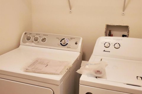 Adosado en venta en Port St. Lucie, Florida, 5 dormitorios, 267.37 m2 № 2084983 - foto 9