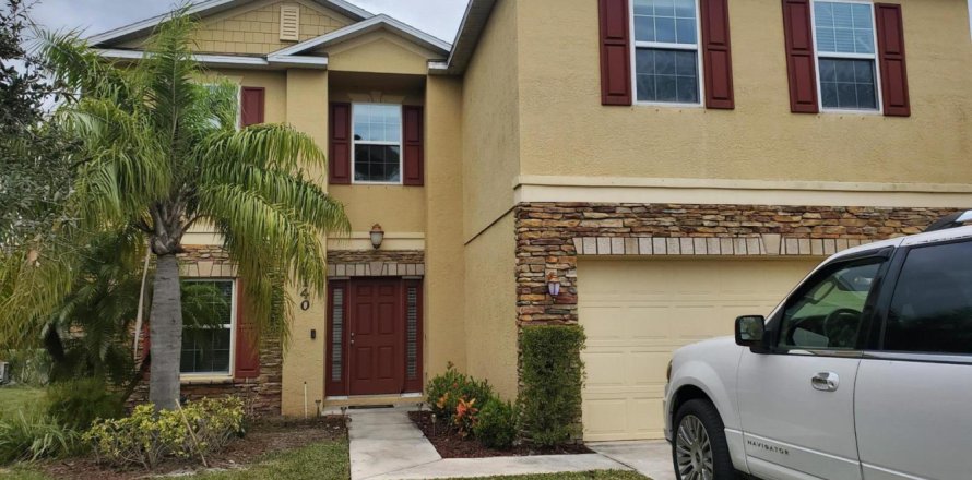 Adosado en Port St. Lucie, Florida 5 dormitorios, 267.37 m2 № 2084983