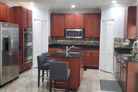 Adosado en venta en Port St. Lucie, Florida, 5 dormitorios, 267.37 m2 № 2084983 - foto 2