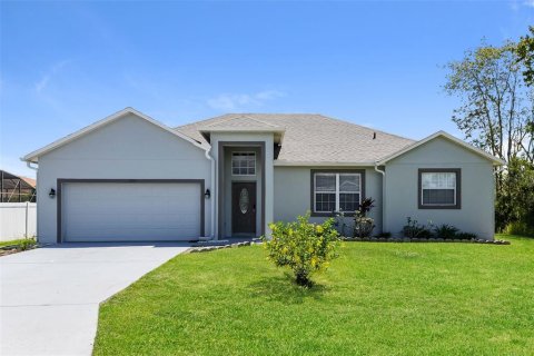 Villa ou maison à louer à Kissimmee, Floride: 3 chambres, 174.28 m2 № 2415241 - photo 2