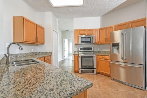 Villa ou maison à louer à Kissimmee, Floride: 3 chambres, 174.28 m2 № 2415241 - photo 8