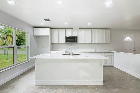 Casa en venta en Haines City, Florida, 4 dormitorios, 201.6 m2 № 1899513 - foto 9
