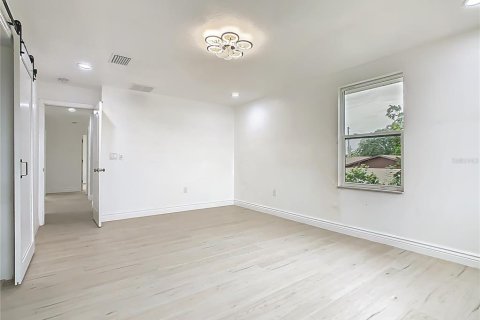Casa en venta en Haines City, Florida, 4 dormitorios, 201.6 m2 № 1899513 - foto 16