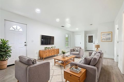 Casa en venta en Haines City, Florida, 4 dormitorios, 201.6 m2 № 1899513 - foto 3