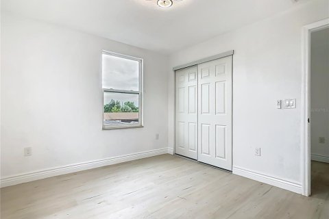 Casa en venta en Haines City, Florida, 4 dormitorios, 201.6 m2 № 1899513 - foto 15