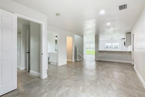 Casa en venta en Haines City, Florida, 4 dormitorios, 201.6 m2 № 1899513 - foto 5