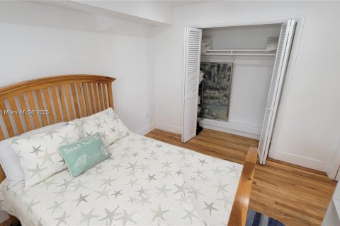 Снять в аренду таунхаус в Ки-Бискейн, Флорида 2 спальни, 96.8м2, № 1977470 - фото 10