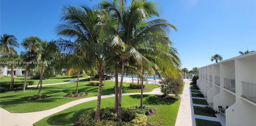 Таунхаус в Ки-Бискейн, Флорида 2 спальни, 96.8м2 № 1977470