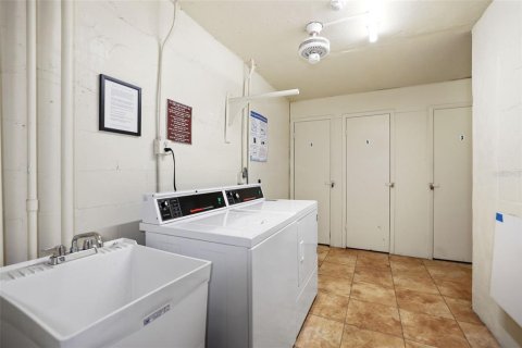 Condo in Saint Petersburg, Florida, 2 bedrooms  № 1768972 - photo 17
