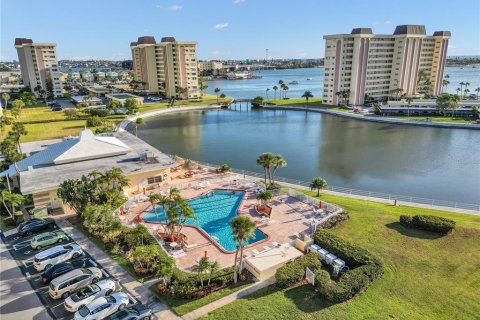 Condo in Saint Petersburg, Florida, 2 bedrooms  № 1768972 - photo 28