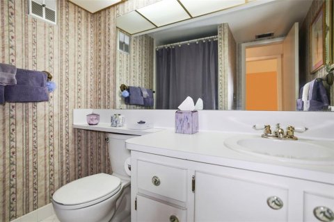 Condo in Saint Petersburg, Florida, 2 bedrooms  № 1768972 - photo 16