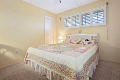 Condo in Saint Petersburg, Florida, 2 bedrooms  № 1768972 - photo 14