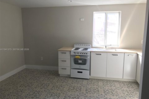 Снять в аренду виллу или дом в Майами, Флорида 2 спальни, 76.18м2, № 1998584 - фото 4