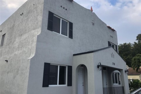 Дом в Майами, Флорида 2 спальни, 76.18м2 № 1998584