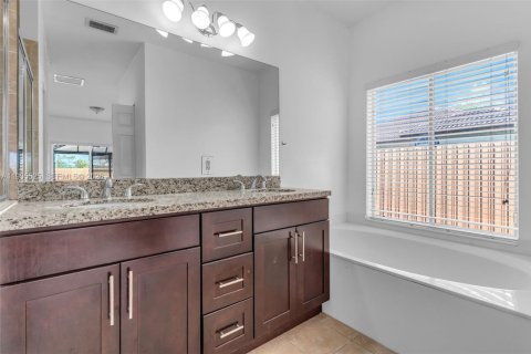 Casa en venta en Homestead, Florida, 3 dormitorios, 143.26 m2 № 2058913 - foto 18