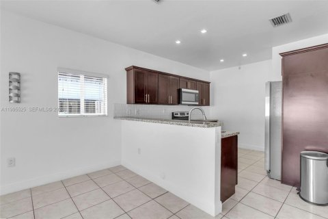 Casa en venta en Homestead, Florida, 3 dormitorios, 143.26 m2 № 2058913 - foto 10