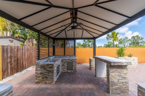 Casa en venta en Homestead, Florida, 3 dormitorios, 143.26 m2 № 2058913 - foto 5