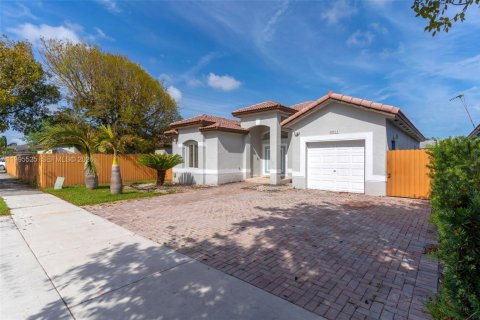 Casa en venta en Homestead, Florida, 3 dormitorios, 143.26 m2 № 2058913 - foto 2