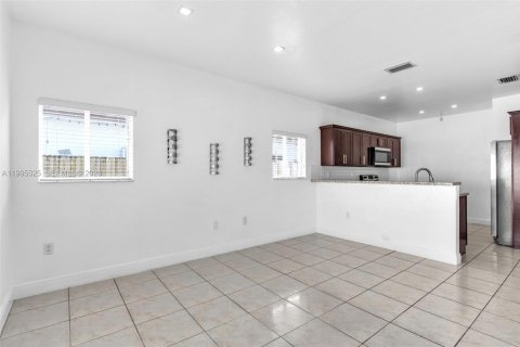 Casa en venta en Homestead, Florida, 3 dormitorios, 143.26 m2 № 2058913 - foto 13