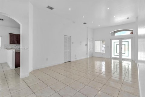Casa en venta en Homestead, Florida, 3 dormitorios, 143.26 m2 № 2058913 - foto 7