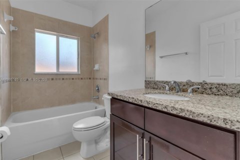 Casa en venta en Homestead, Florida, 3 dormitorios, 143.26 m2 № 2058913 - foto 21