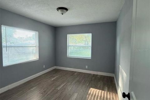Villa ou maison à louer à Tampa, Floride: 4 chambres, 113.71 m2 № 2383786 - photo 13