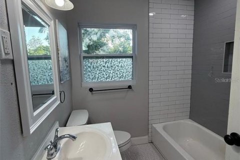 Villa ou maison à louer à Tampa, Floride: 4 chambres, 113.71 m2 № 2383786 - photo 8