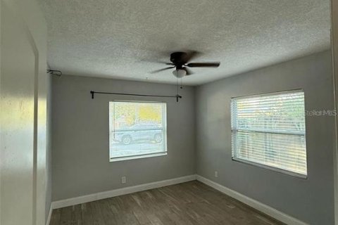Villa ou maison à louer à Tampa, Floride: 4 chambres, 113.71 m2 № 2383786 - photo 12