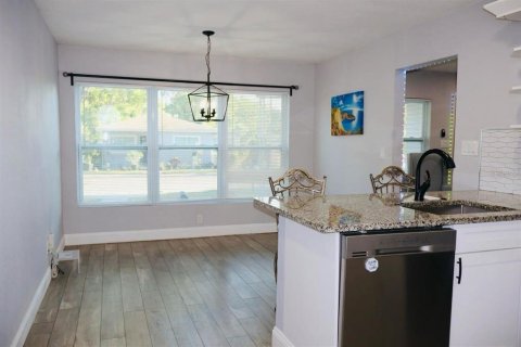 Villa ou maison à louer à Tampa, Floride: 4 chambres, 113.71 m2 № 2383786 - photo 7