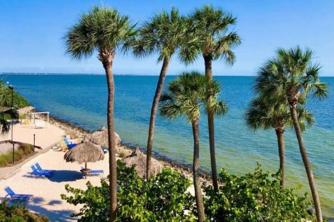 Propiedad comercial en venta en Tampa, Florida, 5 dormitorios, 247.86 m2 № 1895065 - foto 28