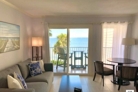 Propiedad comercial en venta en Tampa, Florida, 5 dormitorios, 247.86 m2 № 1895065 - foto 26