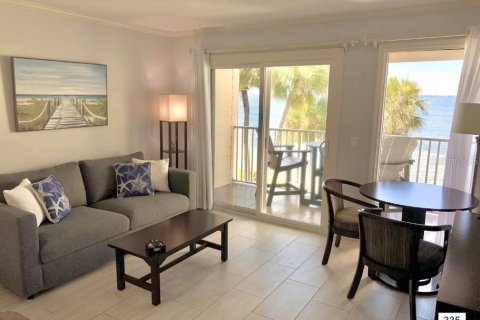 Propiedad comercial en venta en Tampa, Florida, 5 dormitorios, 247.86 m2 № 1895065 - foto 27