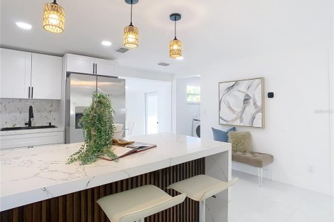 Villa ou maison à louer à Saint Petersburg, Floride: 3 chambres, 118.45 m2 № 2385639 - photo 8