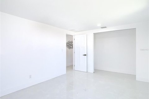 Villa ou maison à louer à Saint Petersburg, Floride: 3 chambres, 118.45 m2 № 2385639 - photo 28
