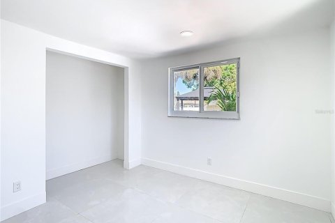 Villa ou maison à louer à Saint Petersburg, Floride: 3 chambres, 118.45 m2 № 2385639 - photo 30