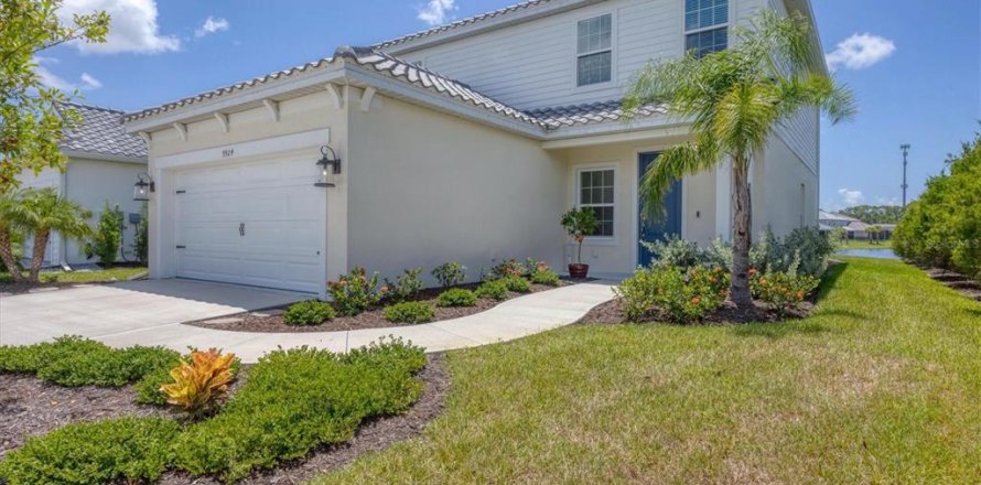 House in Sarasota, Florida 3 bedrooms, 199.09 sq.m. № 1883059