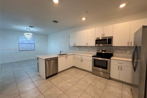 Adosado en alquiler en Pembroke Pines, Florida, 4 dormitorios, 169.83 m2 № 1997848 - foto 10