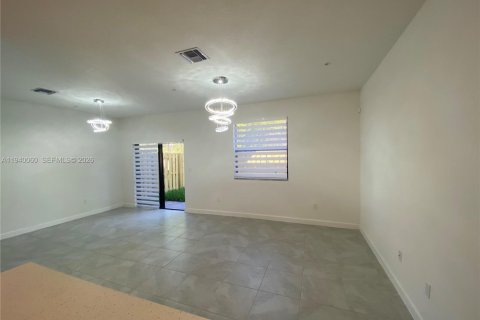 Adosado en alquiler en Pembroke Pines, Florida, 4 dormitorios, 169.83 m2 № 1997848 - foto 14