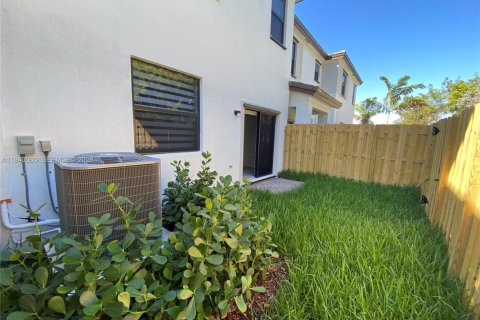 Adosado en alquiler en Pembroke Pines, Florida, 4 dormitorios, 169.83 m2 № 1997848 - foto 18